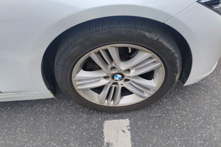 Used BMW 3 Series 2016 320Li Ambition Model Right Front Wheel Hub