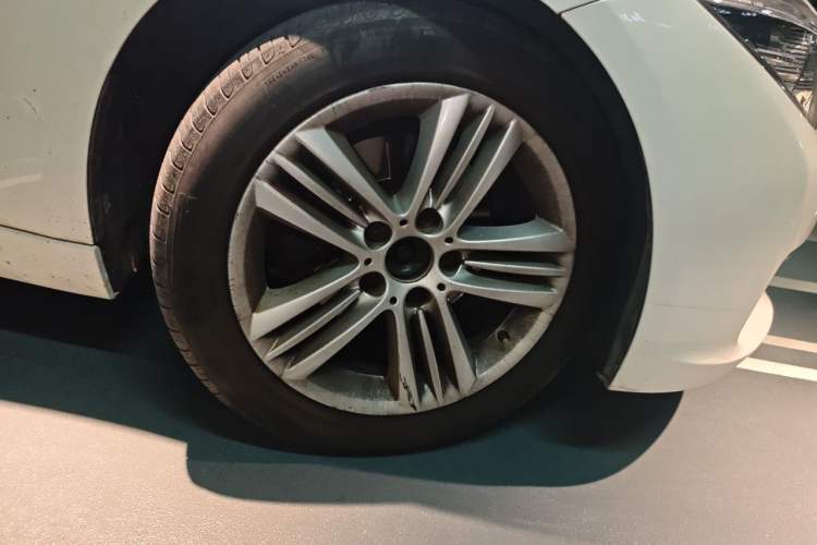 Used BMW 3 Series 2016 320Li Ambition Model Right Front Wheel Hub
