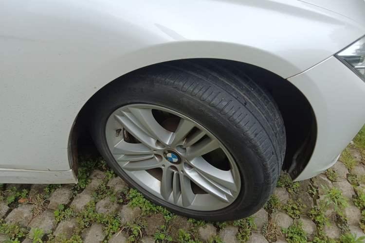 Used BMW 3 Series 2016 320Li Ambition Model Right Front Wheel Hub