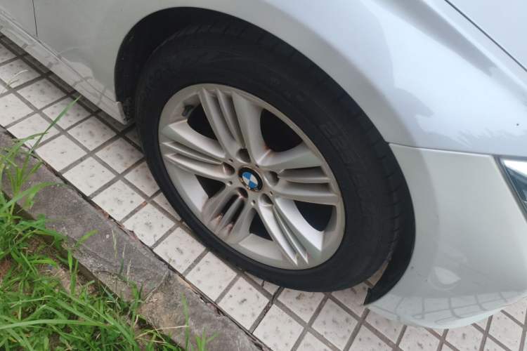 Used BMW 3 Series 2016 320Li Fashion Model Right Front Wheel Hub
