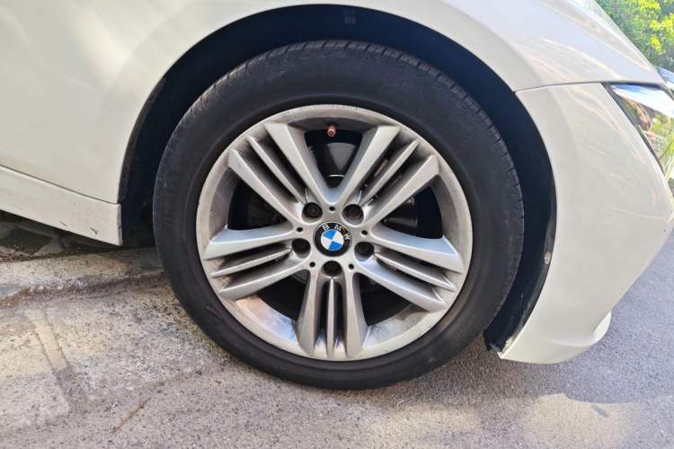 Used BMW 3 Series 2016 320Li Ambition Model Right Front Wheel Hub