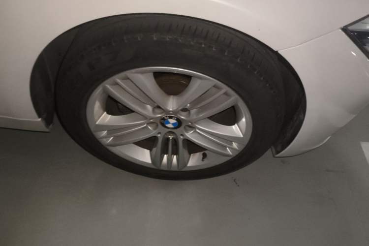 Used BMW 3 Series 2016 320Li Fashion Model Right Front Wheel Hub