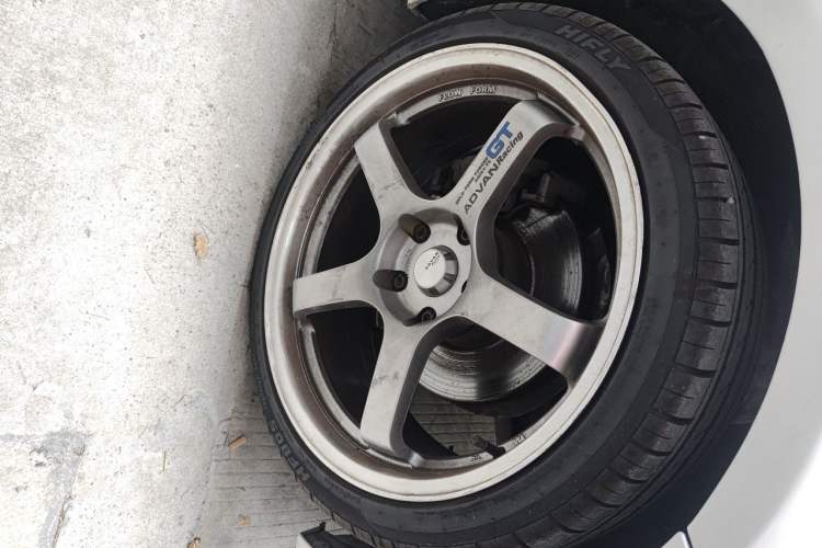 Used BMW 3 Series 2016 328Li Fashion Model Right Front Wheel Hub
