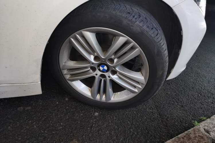 Used BMW 3 Series 2016 320Li Fashion Model Right Front Wheel Hub