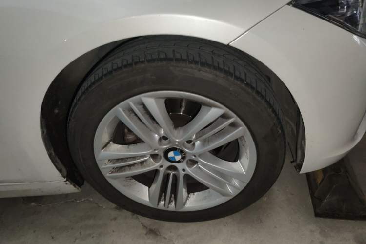 Used BMW 3 Series 2016 320Li Ambition Model Right Front Wheel Hub