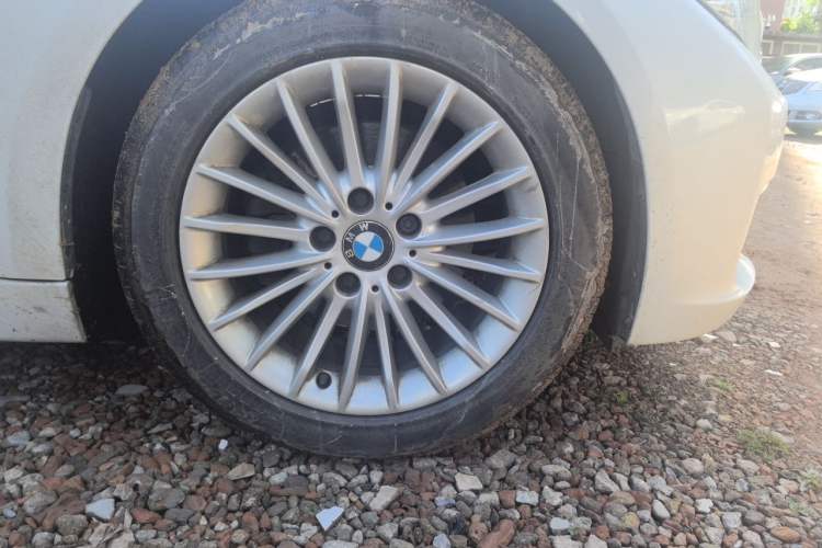 Used BMW 3 Series 2016 320Li Luxury Design Package Right Front Wheel Hub