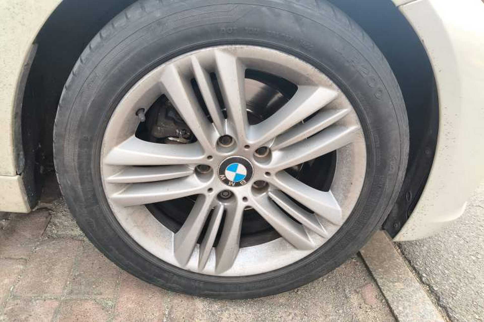 Used BMW 3 Series 2016 320Li Ambition Model Right Front Wheel Hub