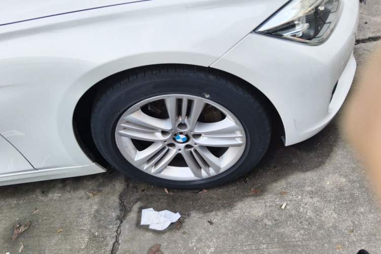 Used BMW 3 Series 2016 320Li Fashion Model Right Front Wheel Hub
