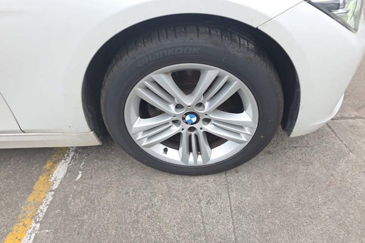 Used BMW 3 Series 2016 320Li Ambition Model Right Front Wheel Hub