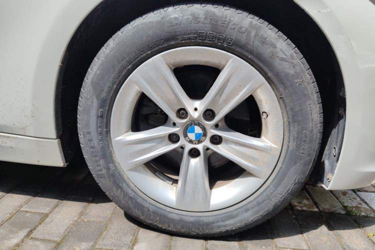 Used BMW 3 Series 2016 316Li Fashion Model Right Front Wheel Hub
