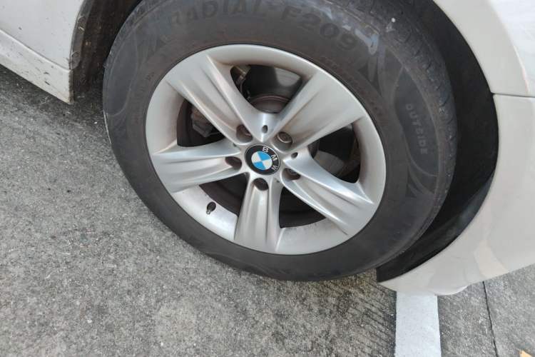 Used BMW 3 Series 2016 316Li Fashion Model Right Front Wheel Hub