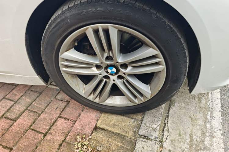 Used BMW 3 Series 2016 320i Fashion Model Right Front Wheel Hub