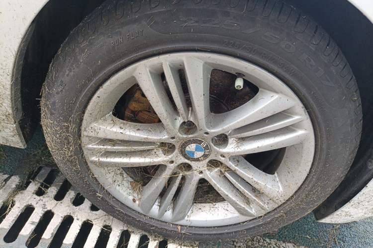 Used BMW 3 Series 2016 320Li Fashion Model Right Front Wheel Hub