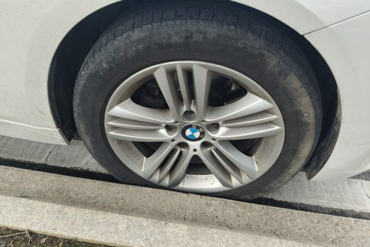 Used BMW 3 Series 2016 320i Fashion Model Right Front Wheel Hub