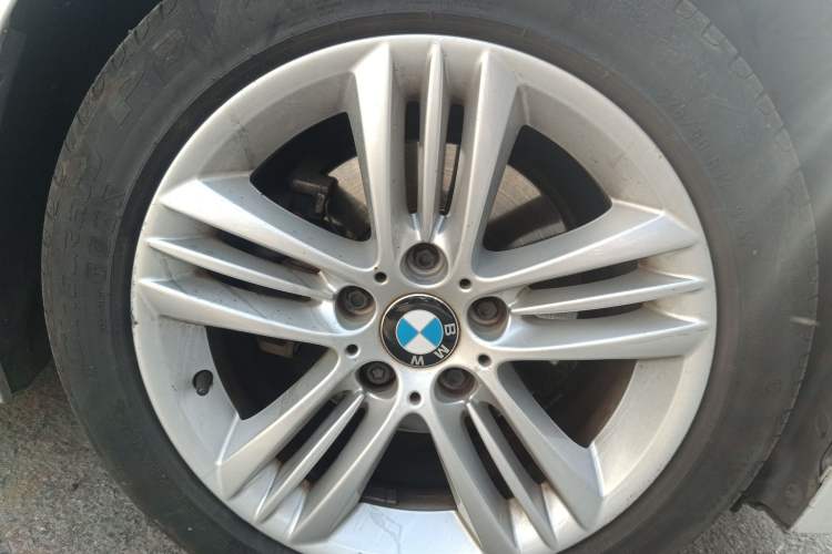 Used BMW 3 Series 2016 320Li Ambition Model Right Front Wheel Hub