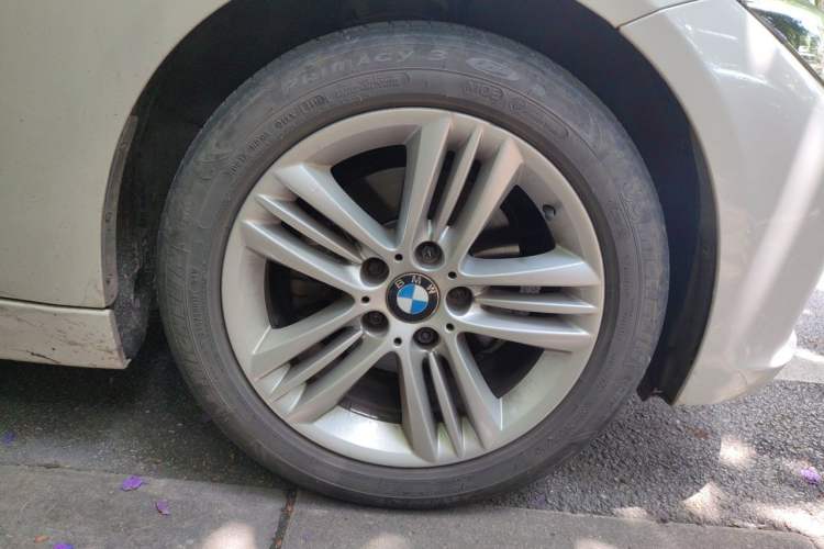 Used BMW 3 Series 2016 320Li Ambition Model Right Front Wheel Hub
