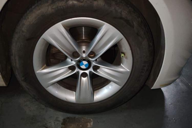Used BMW 3 Series 2016 316Li Fashion Model Right Front Wheel Hub
