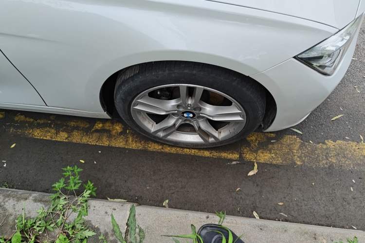 Used BMW 3 Series 2016 316Li Fashion Model Right Front Wheel Hub