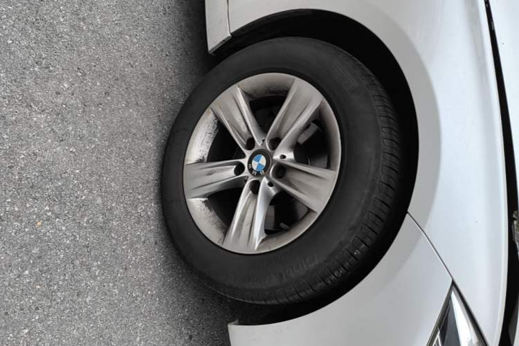 Used BMW 3 Series 2016 316Li Fashion Model Right Front Wheel Hub
