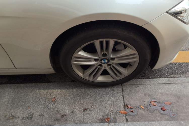 Used BMW 3 Series 2016 320Li Ambition Model Right Front Wheel Hub