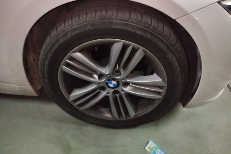 Used BMW 3 Series 2016 320Li Fashion Model Right Front Wheel Hub