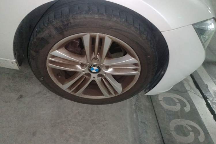 Used BMW 3 Series 2016 320Li Fashion Model Right Front Wheel Hub