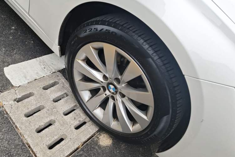 Used BMW 3 Series 2016 328Li Fashion Model Right Front Wheel Hub
