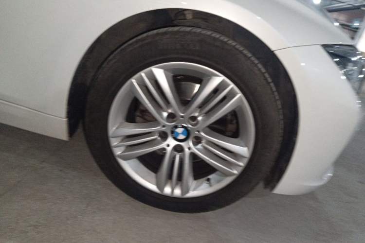 Used BMW 3 Series 2016 320Li Fashion Model Right Front Wheel Hub