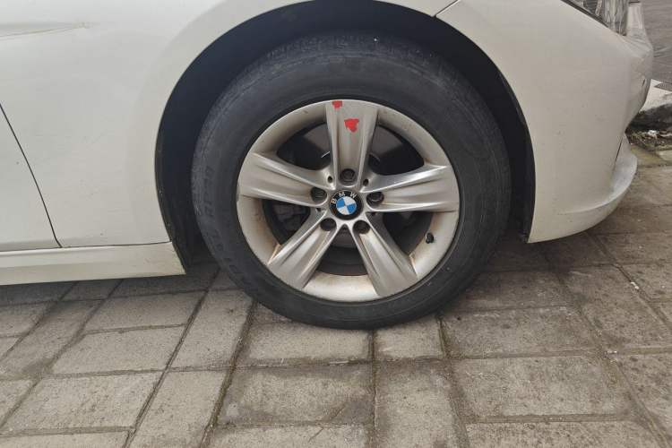 Used BMW 3 Series 2016 316Li Fashion Model Right Front Wheel Hub