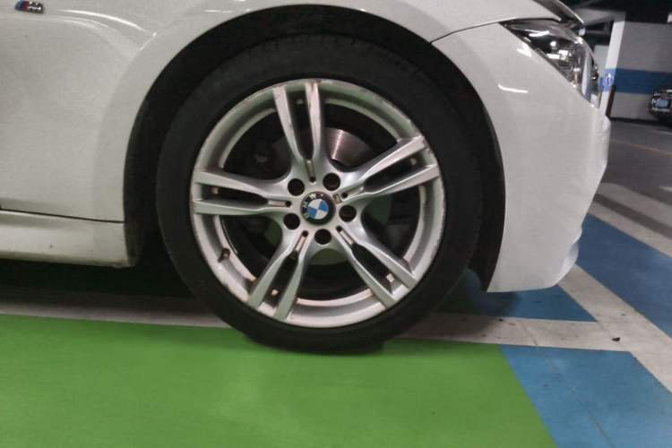 Used BMW 3 Series 2016 320Li Fashion Model Right Front Wheel Hub