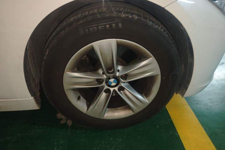Used BMW 3 Series 2016 316Li Fashion Model Right Front Wheel Hub