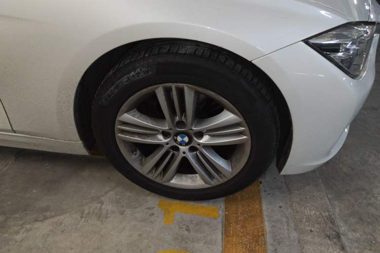 Used BMW 3 Series 2016 320Li Fashion Model Right Front Wheel Hub