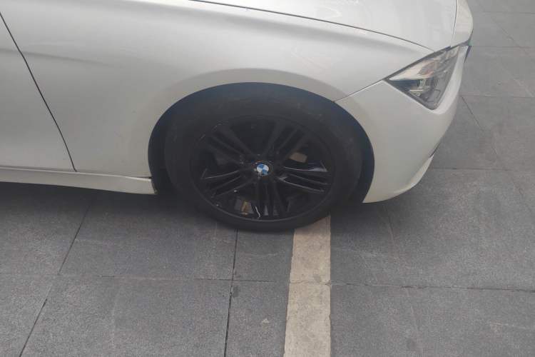 Used BMW 3 Series 2016 320i Fashion Model Right Front Wheel Hub