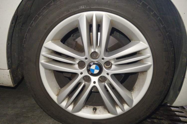 Used BMW 3 Series 2016 320Li Fashion Model Right Front Wheel Hub