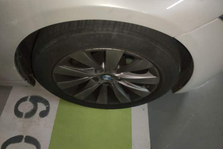 Used BMW 3 Series 2016 328Li Fashion Model Right Front Wheel Hub