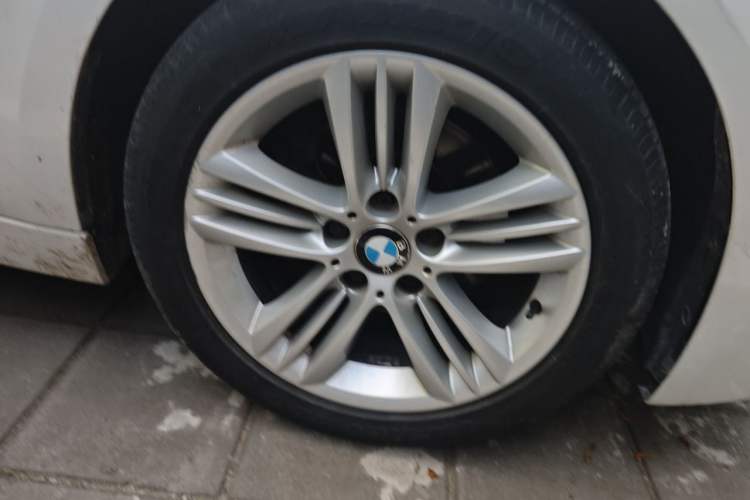 Used BMW 3 Series 2016 320i Fashion Model Right Front Wheel Hub