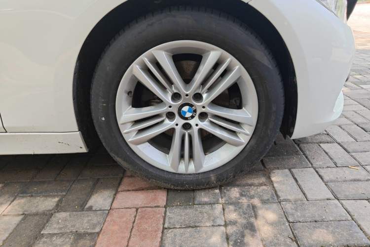 Used BMW 3 Series 2016 320i Fashion Model Right Front Wheel Hub