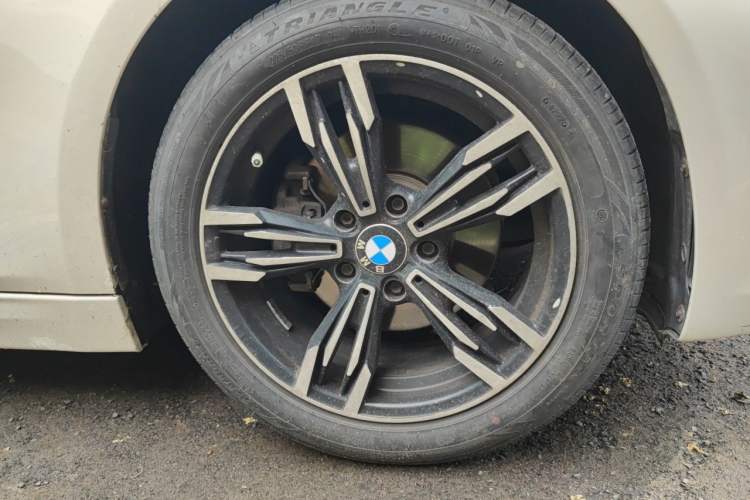 Used BMW 3 Series 2016 328Li Fashion Model Right Front Wheel Hub