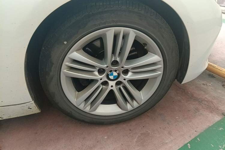 Used BMW 3 Series 2016 320i Fashion Model Right Front Wheel Hub