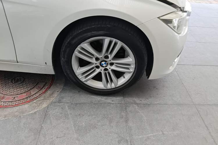Used BMW 3 Series 2016 320i Fashion Model Right Front Wheel Hub