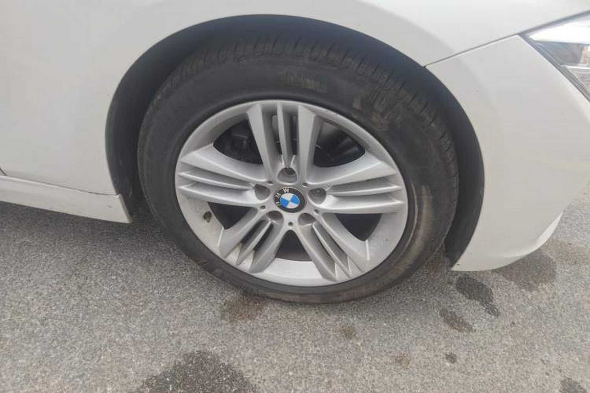 Used BMW 3 Series 2016 320Li Fashion Model Right Front Wheel Hub