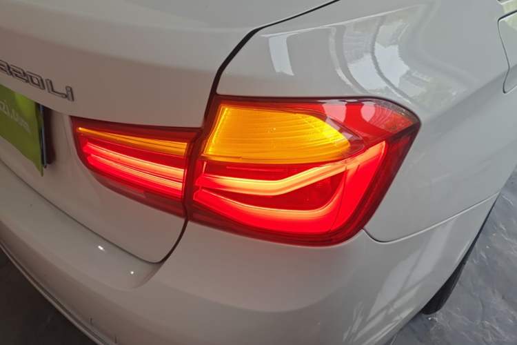 Used BMW 3 Series 2016 320Li Fashion Model Right Rear Taillight