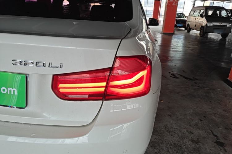 Used BMW 3 Series 2016 320Li Fashion Model Right Rear Taillight