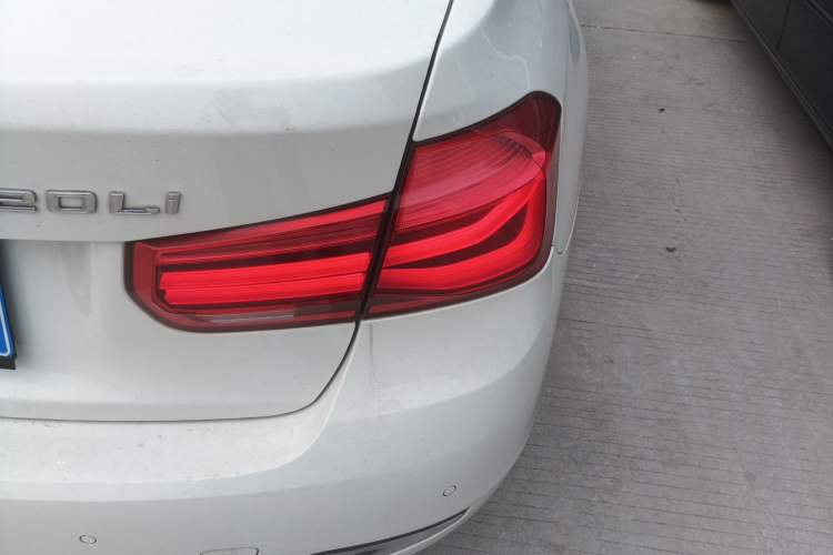 Used BMW 3 Series 2016 320Li Fashion Model Right Rear Taillight