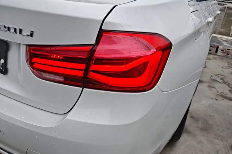 Used BMW 3 Series 2016 320Li Fashion Model Right Rear Taillight
