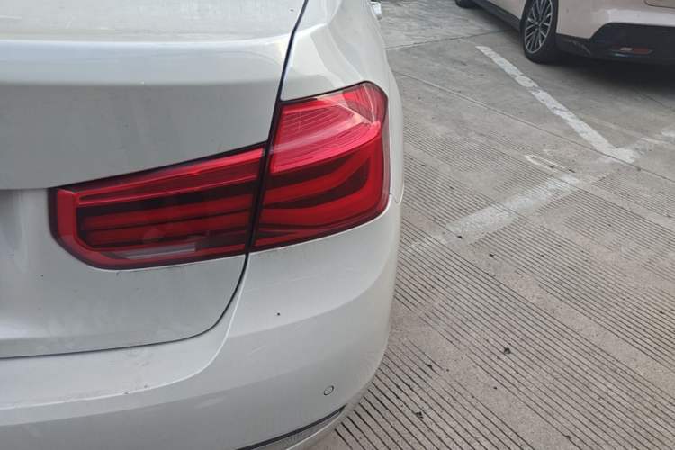 Used BMW 3 Series 2016 316Li Fashion Model Right Rear Taillight