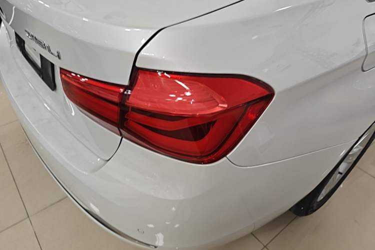 Used BMW 3 Series 2016 316Li Fashion Model Right Rear Taillight
