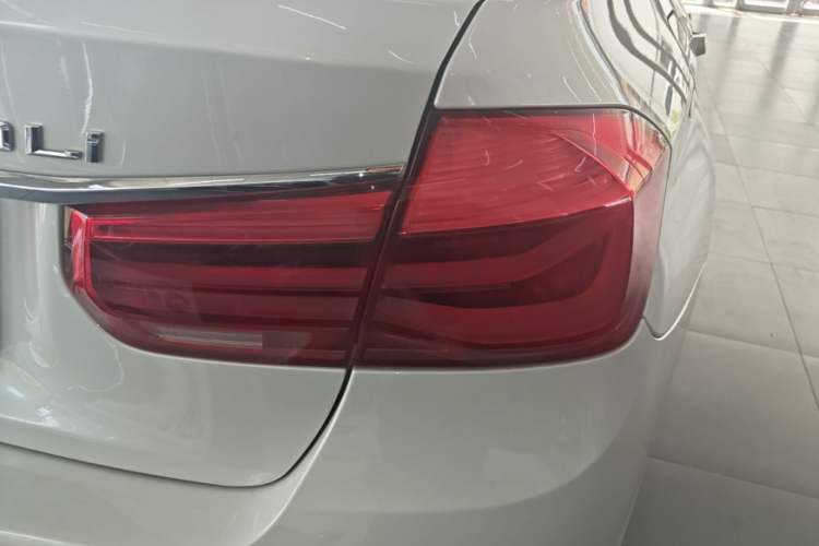 Used BMW 3 Series 2016 320Li Luxury Design Package Right Rear Taillight