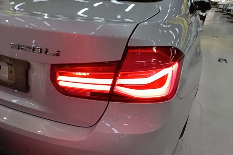 Used BMW 3 Series 2016 320Li Fashion Model Right Rear Taillight