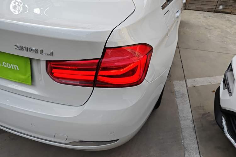 Used BMW 3 Series 2016 316Li Fashion Model Right Rear Taillight